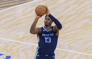 华体会官网-抡不动了！小贾伦21投9中&amp;三分7中5 空砍27分仅2篮板&amp;另有4助2帽