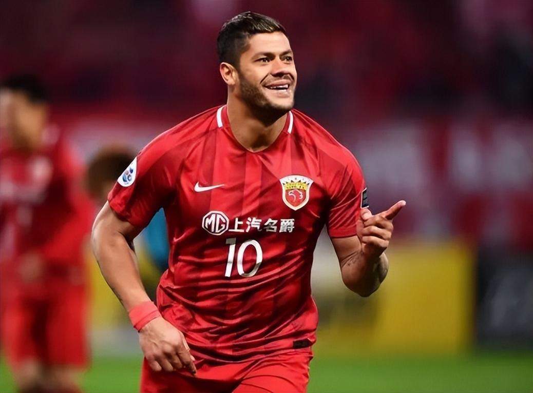 华体会app登录-上港中锋位置有望迎来新援助阵，已跟着俱乐部冬训，踢过亚冠主力